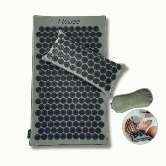 Flowee Spijkermat Relaxset Luxe met oogkussen in groen met grijs.