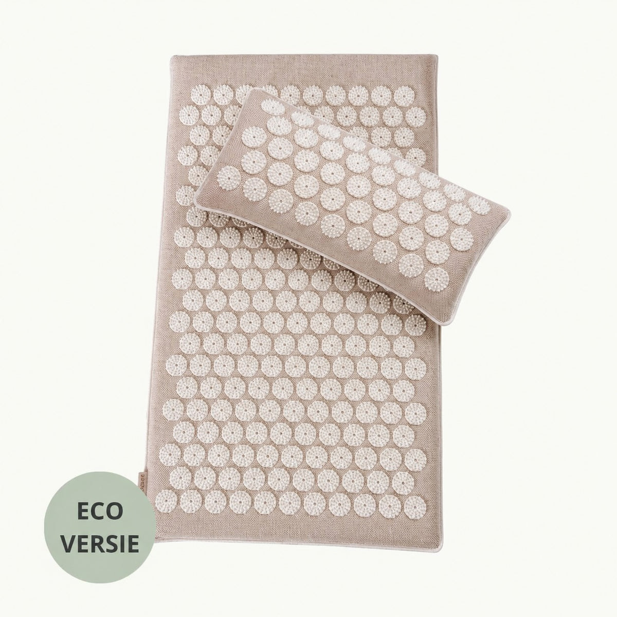 Flowee Eco spijkermat set in zandkleur met bijpassend spijkerkussen en witte spikes.