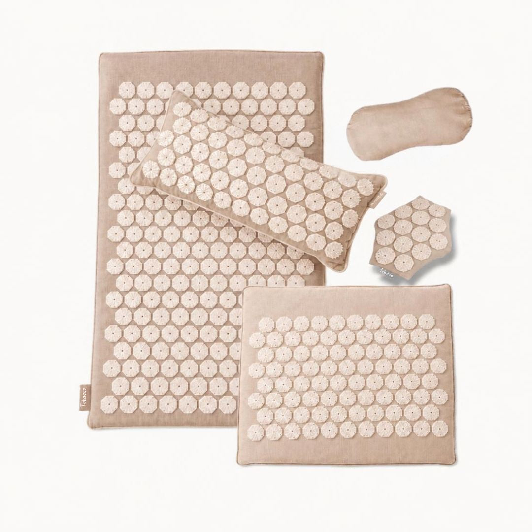 Flowee Spijkermat ECO Relaxset Zand gemaakt van jute. Met spijkermat, spijkerkussen, massagehand en oogkussen.