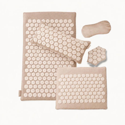 Flowee Spijkermat ECO Relaxset Zand gemaakt van jute. Met spijkermat, spijkerkussen, massagehand en oogkussen.
