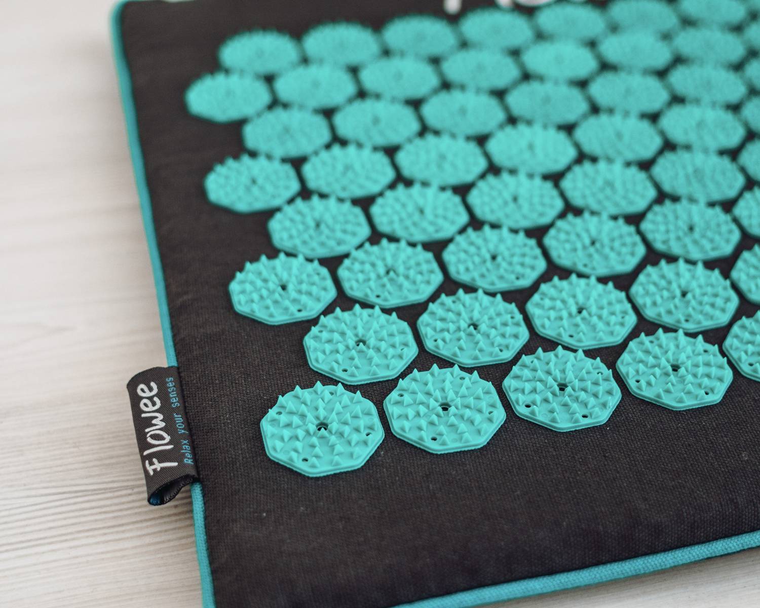 Details van de relaxset luxe grijs met zeegroen van Flowee