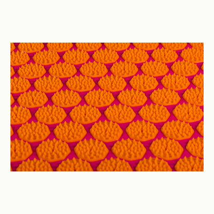 Flowee spijkermat fuchsia oranje spikes detailfoto